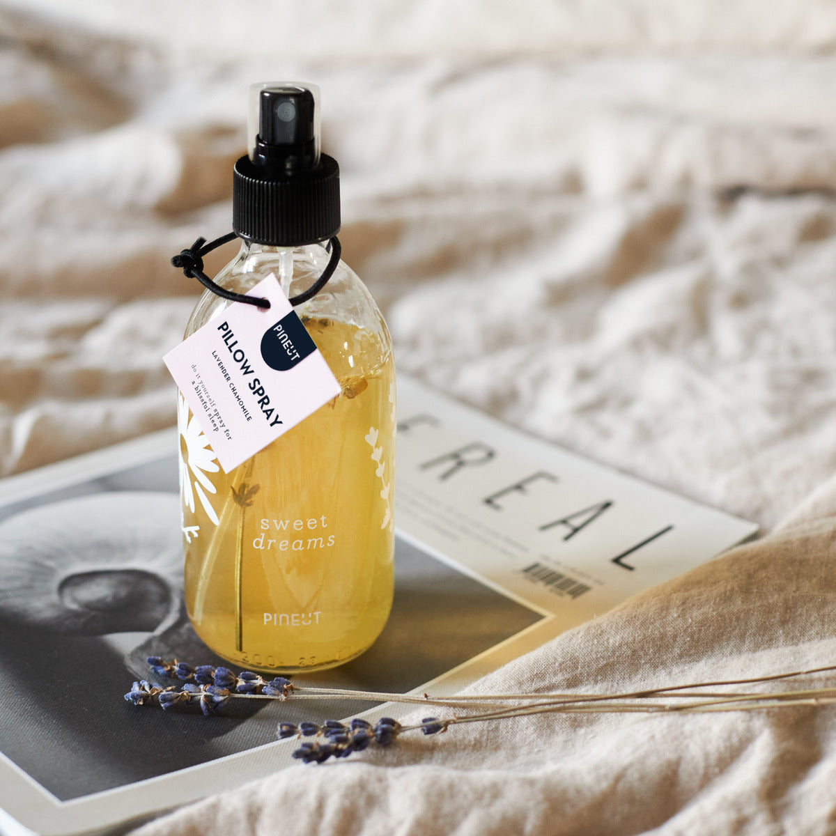 Spray pour oreiller Lavande & Camomille | Bouteille | HomeSpa | Nuit relaxante & sommeil paisible
