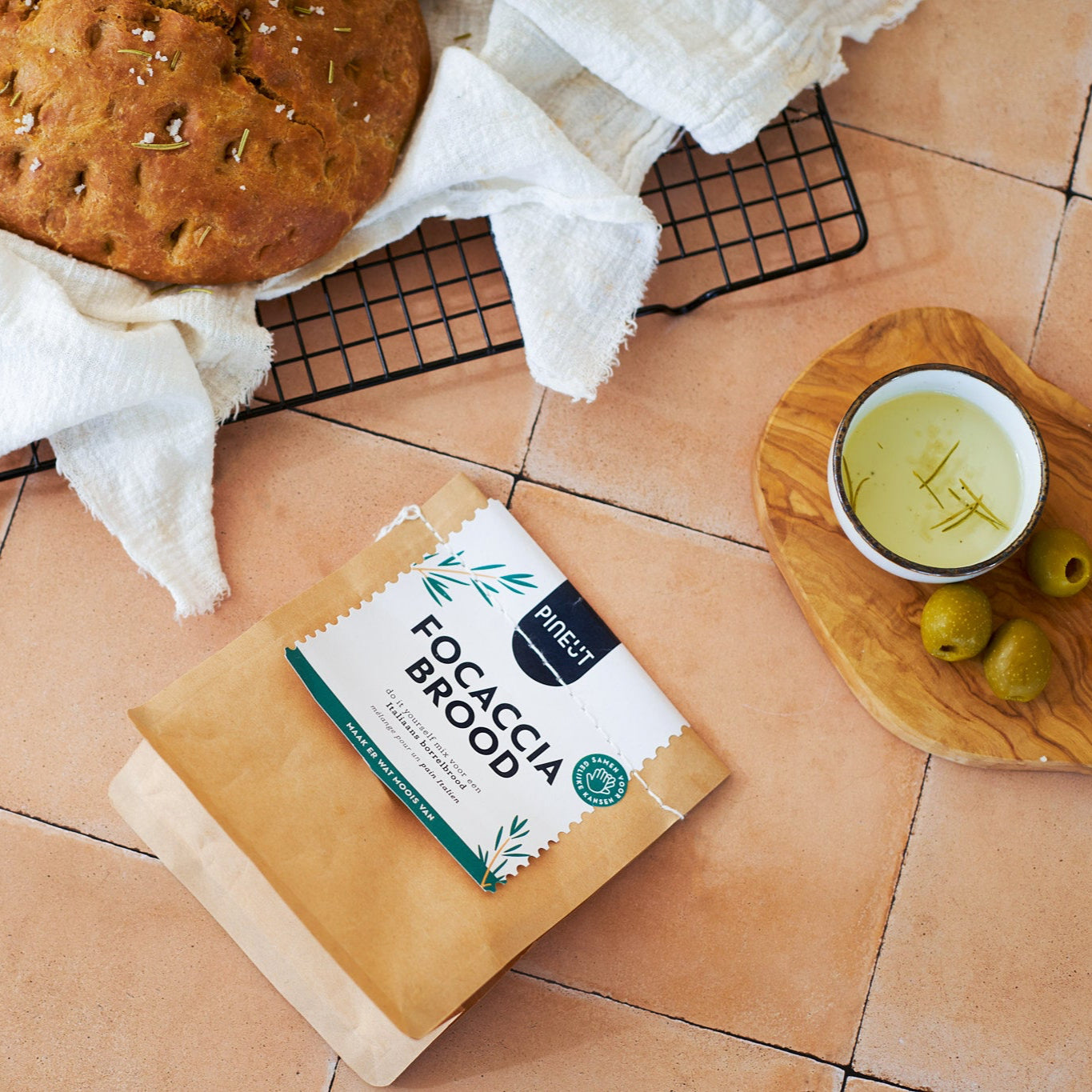 Pineut borrelbrood | zak | Focaccia | Doos met 8 stuks