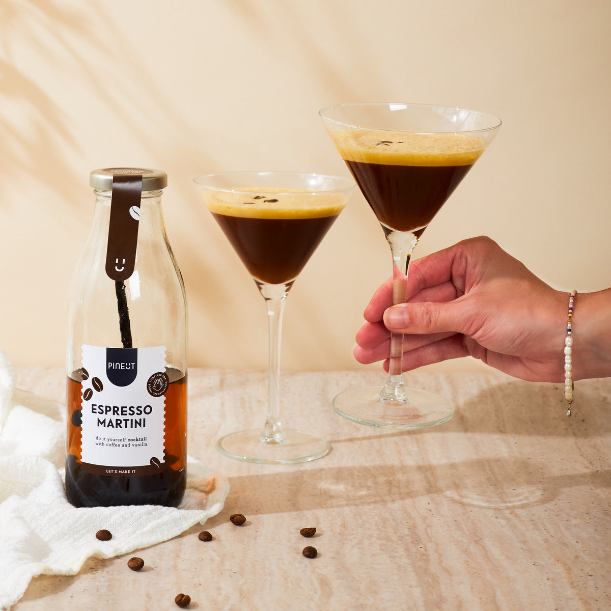 Préparation Espresso Martini | Bouteille cocktail | Recette maison facile | Idée cadeau festive